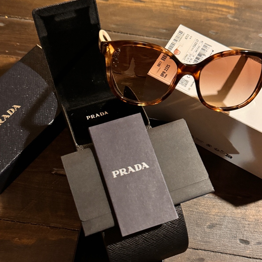 Prada PR 22ZS Sunglasses - Picture 5 of 10